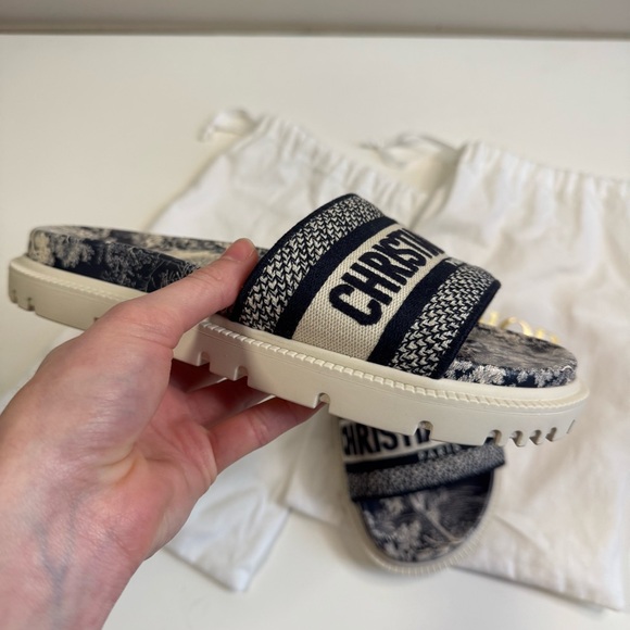 Christian Dior Dway Navy and Cream Slides Sandals - Picture 7 of 16